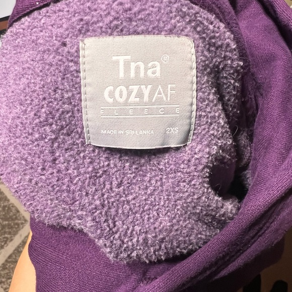 TNA COZY AF CROP HOODIE - Picture 2 of 3